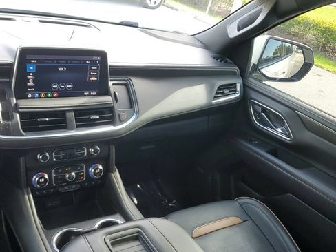 Certified 2021 GMC Yukon AT4 w/ AT4 Premium Plus Package AWD/4WD image 19