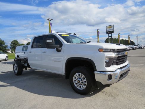 Used 2025 Chevrolet Silverado 2500 LT w/ Convenience Package AWD/4WD image 10