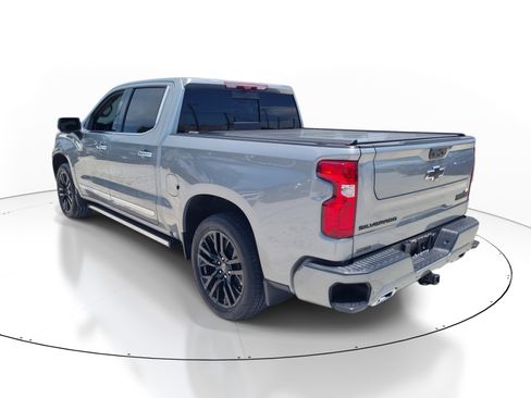 Used 2024 Chevrolet Silverado 1500 High Country w/ Technology Package AWD/4WD image 4