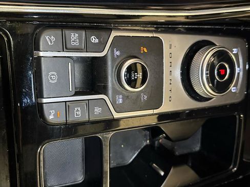Used 2022 Kia Sorento SX Prestige w/ Panoramic Sunroof Package AWD/4WD image 32