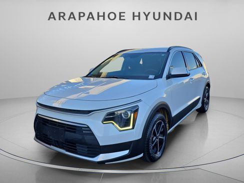 Used 2023 Kia Niro EX image 1