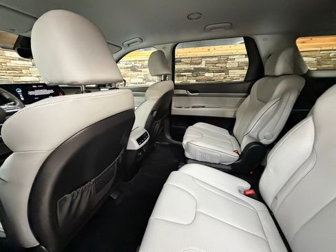 Certified 2023 Hyundai Palisade SEL image 29