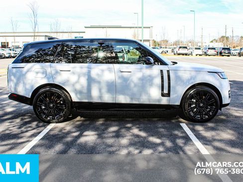 Used 2025 Land Rover Range Rover Long Wheelbase SE image 8