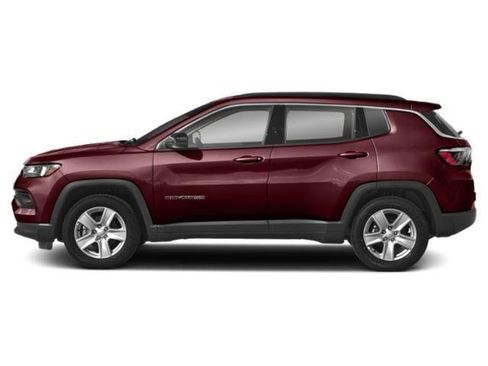 Used 2022 Jeep Compass Latitude image 2