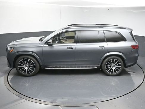 Used 2025 Mercedes-Benz GLS 450 4MATIC image 46