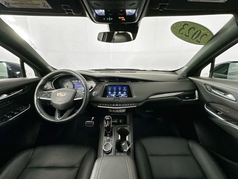 Used 2023 Cadillac XT4 Sport image 11