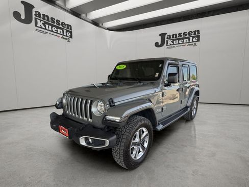 Used 2018 Jeep Wrangler Unlimited Sahara AWD/4WD image 5