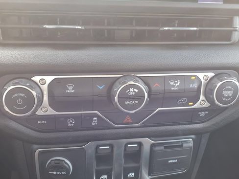 Used 2025 Jeep Wrangler Sport AWD/4WD image 26