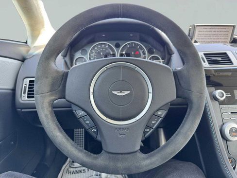 Used 2011 Aston Martin V12 Vantage Coupe image 35
