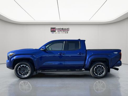 Used 2024 Toyota Tacoma TRD Sport AWD/4WD image 5
