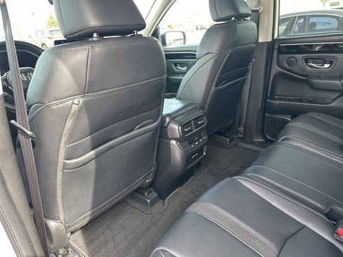 Used 2025 Honda Pilot EX-L image 21