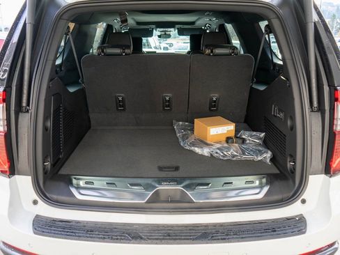 New 2026 GMC Yukon XL AT4 w/ AT4 Premium Plus Package image 34