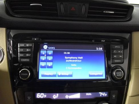 Used 2017 Nissan Rogue SV w/ SV Premium Package FWD image 20