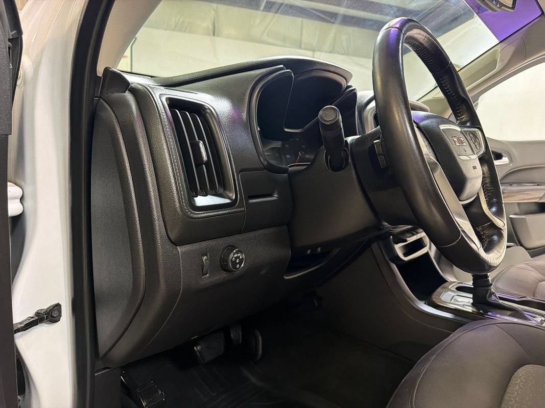 Used 2015 GMC Canyon SLE RWD image 28