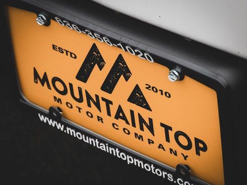 Used 2018 Chevrolet Silverado 1500 Custom w/ Custom Value Package image 16