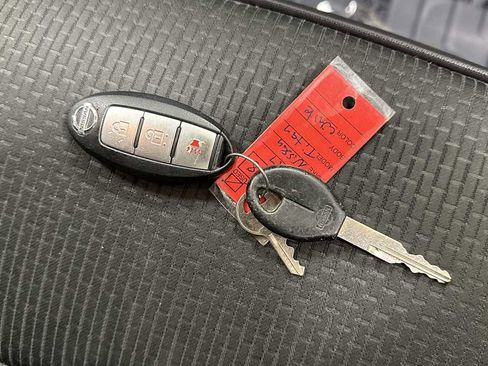 Used 2017 Nissan Titan PRO-4X image 31