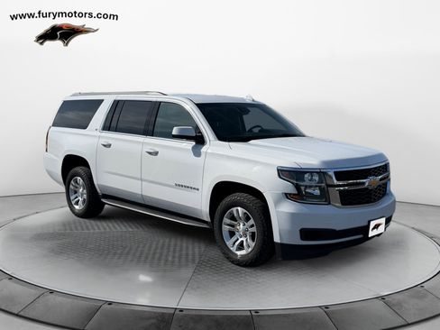 Used 2019 Chevrolet Suburban LT image 1