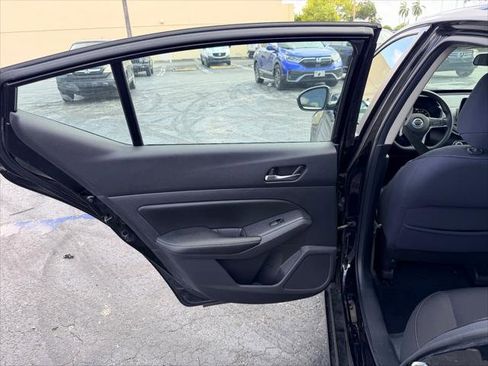 Used 2019 Nissan Altima 2.5 S FWD image 16