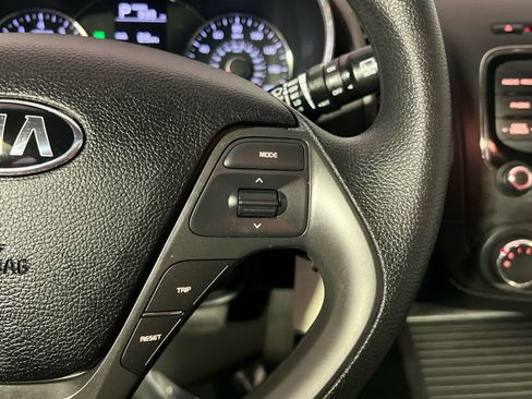 Used 2017 Kia Forte LX image 15