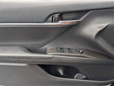 Used 2023 Toyota Camry SE image 31