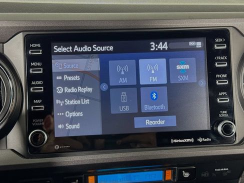 Used 2022 Toyota Tacoma TRD Sport w/ TRD Premium Sport Package AWD/4WD image 31