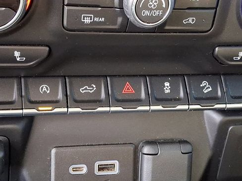 Used 2022 Chevrolet Silverado 1500 RST image 25