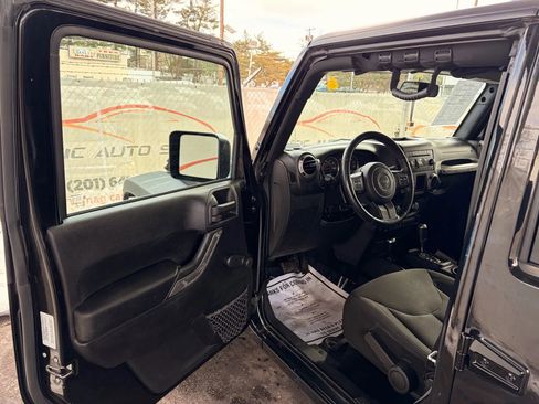 Used 2016 Jeep Wrangler Unlimited Sport w/ Connectivity Group AWD/4WD image 51