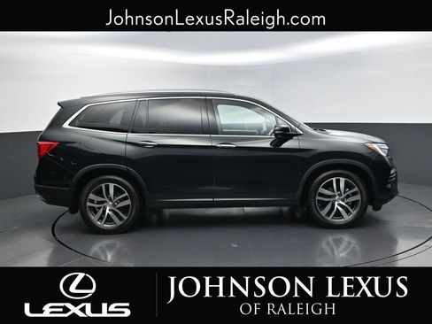 Used 2016 Honda Pilot Touring image 6