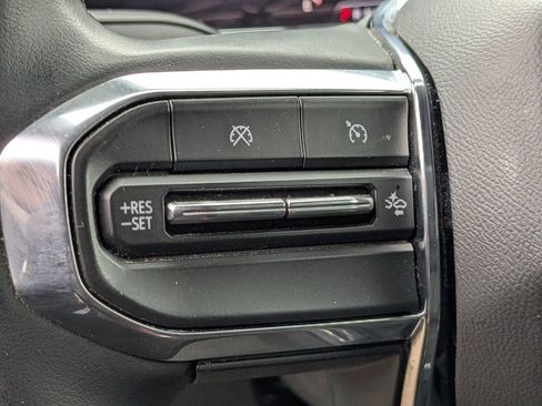 Used 2024 GMC Canyon Elevation image 15