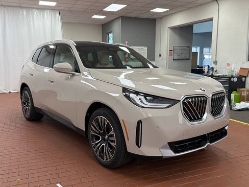 Used 2026 BMW X3 xDrive30i w/ Convenience Package AWD/4WD image 7