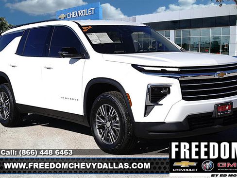 New 2026 Chevrolet Traverse LT w/ Driver Confidence Package image 1