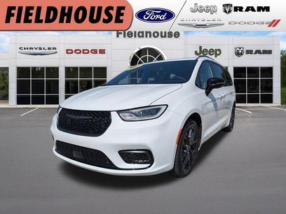 Used 2025 Chrysler Pacifica Limited