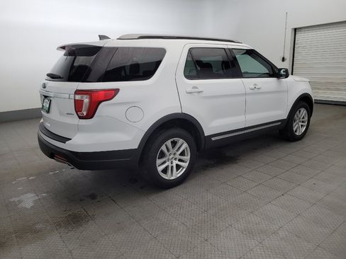 Used 2018 Ford Explorer XLT AWD/4WD image 10