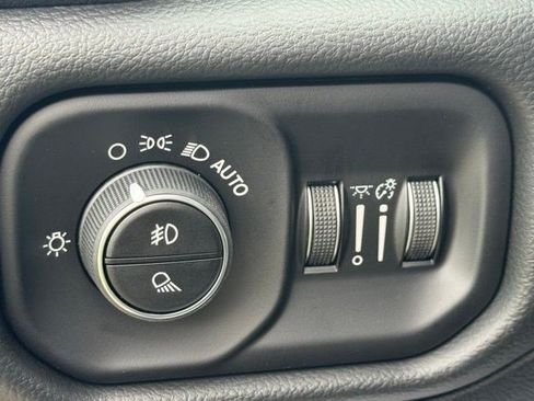 New 2026 RAM 1500 Laramie AWD/4WD image 13