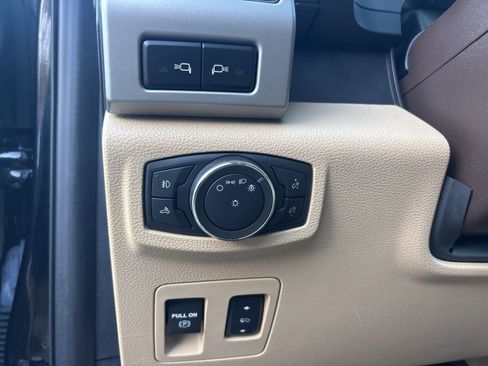 Used 2020 Ford F150 Lariat w/ Equipment Group 502A Luxury image 16