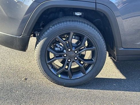 New 2025 Jeep Grand Cherokee Limited image 17