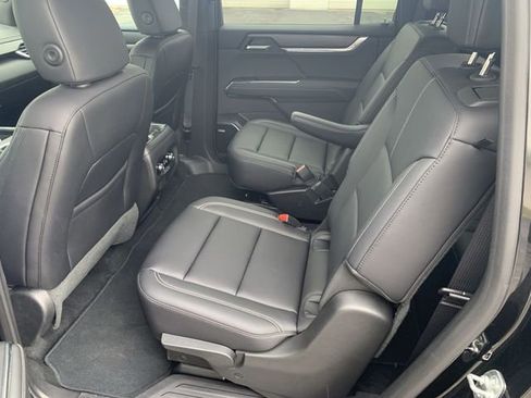 Certified 2025 GMC Acadia Elevation w/ Elevation Premium Package image 24