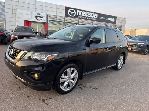 Used 2018 Nissan Pathfinder SL w/ SL Premium Package image 1