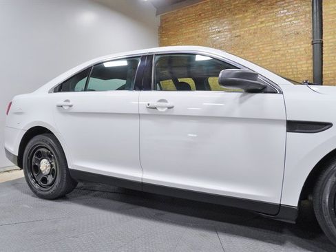 Used 2018 Ford Taurus Police Interceptor AWD image 9