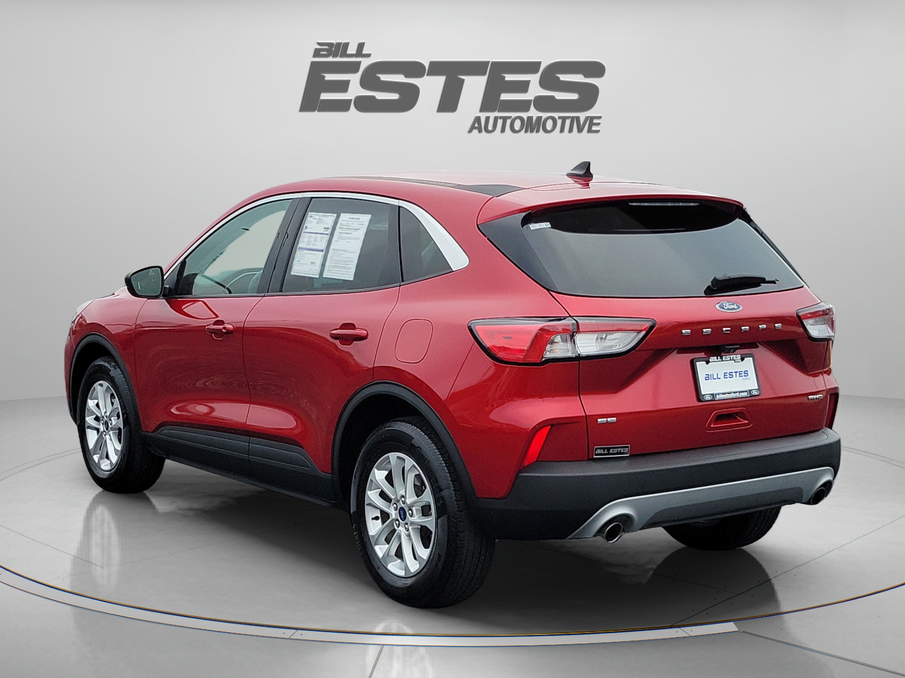 Used 2022 Ford Escape SE w/ Cold Weather Package AWD/4WD image 2
