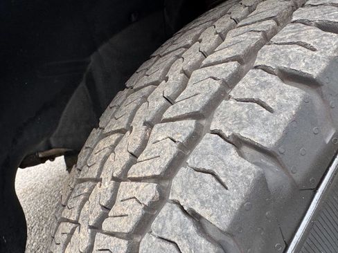 Used 2014 Freightliner Sprinter 3500 image 23