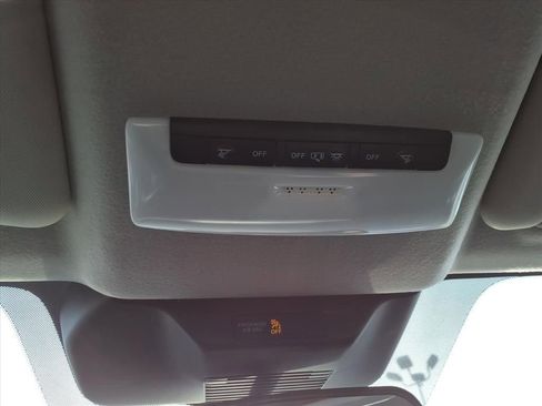 Used 2025 Nissan Kicks S image 31