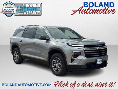 Used 2025 Chevrolet Traverse LT