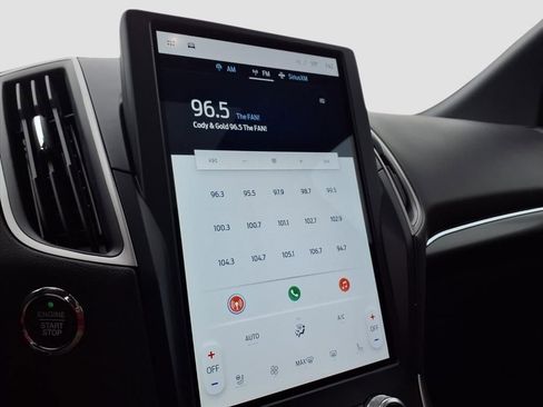 Used 2024 Ford Edge ST-Line image 12