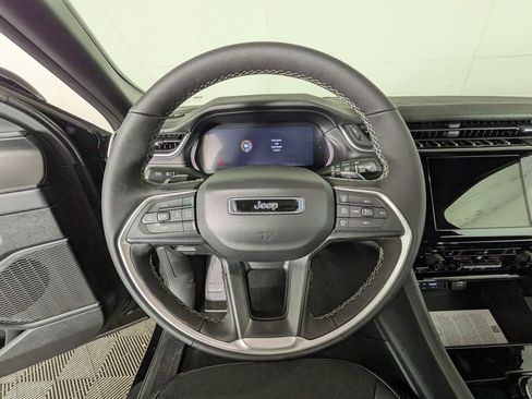 New 2025 Jeep Grand Cherokee L Altitude image 19