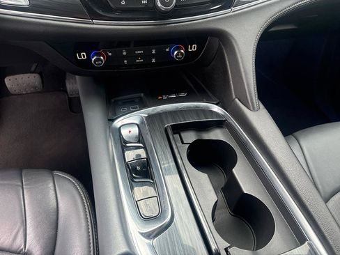 Used 2023 Buick Enclave Essence FWD image 13
