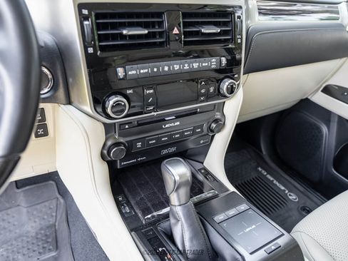 Used 2023 Lexus GX 460 Luxury w/ Sport Design Package AWD/4WD image 53