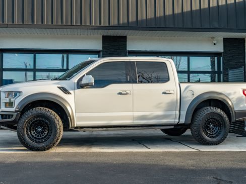 Used 2020 Ford F150 Raptor w/ Equipment Group 802A Luxury image 3
