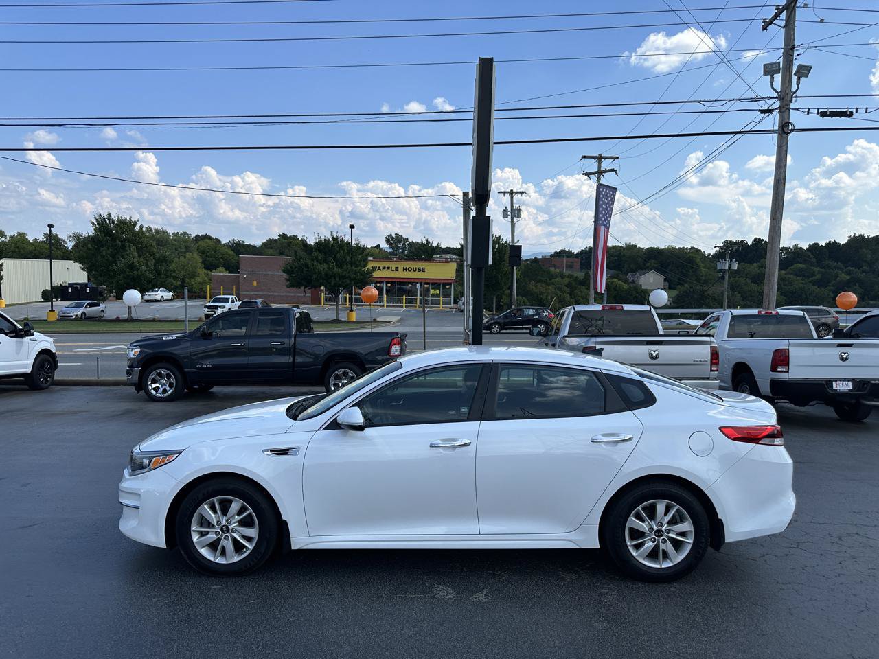 Used 2017 Kia Optima LX FWD image 1