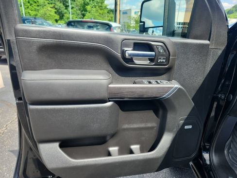 Used 2020 Chevrolet Silverado 2500 LTZ AWD/4WD image 11
